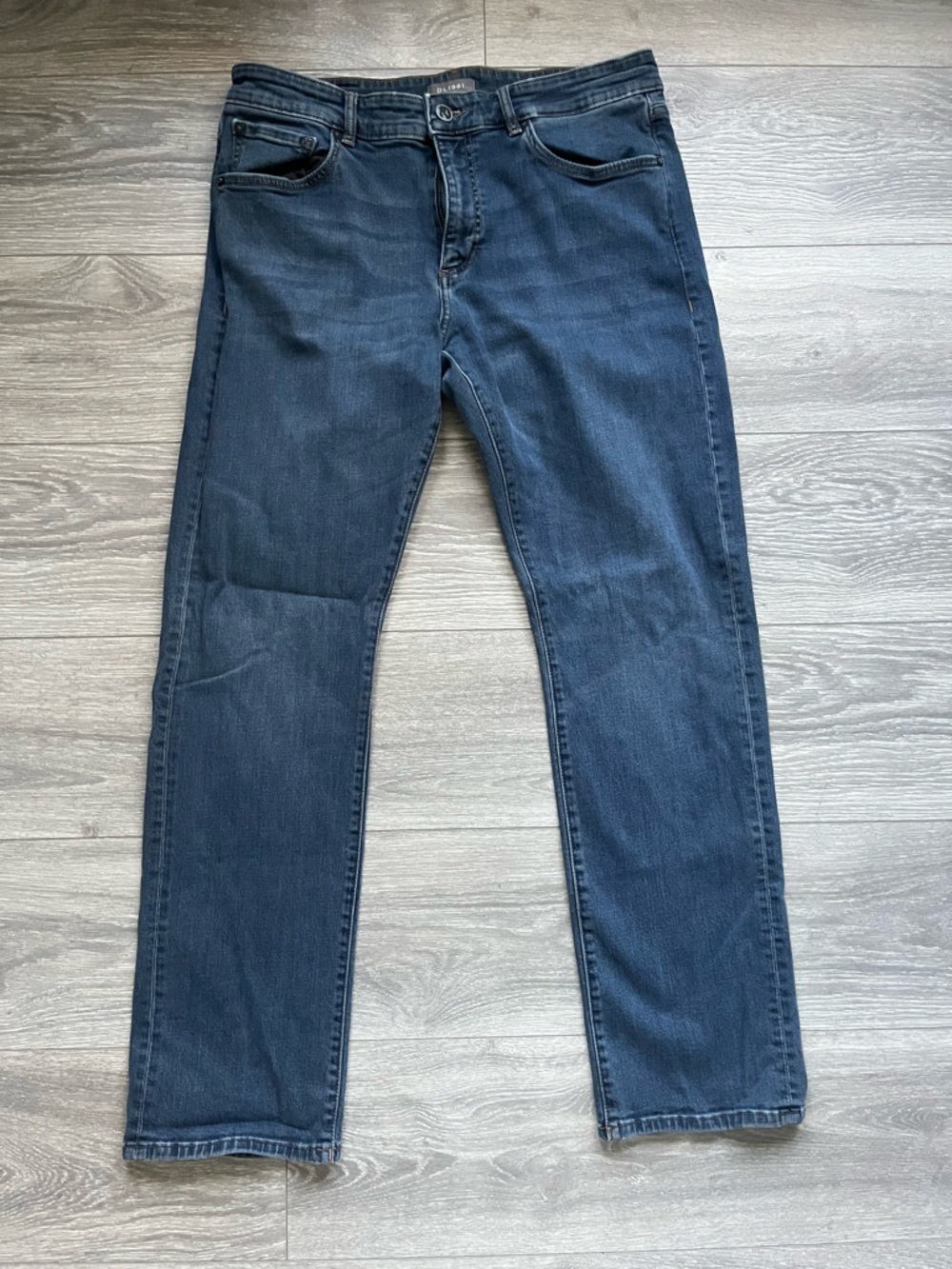 DL1961 Men’s Russell Slim Straight Blue Denim Jeans Size 34 x 32 Classic Casual